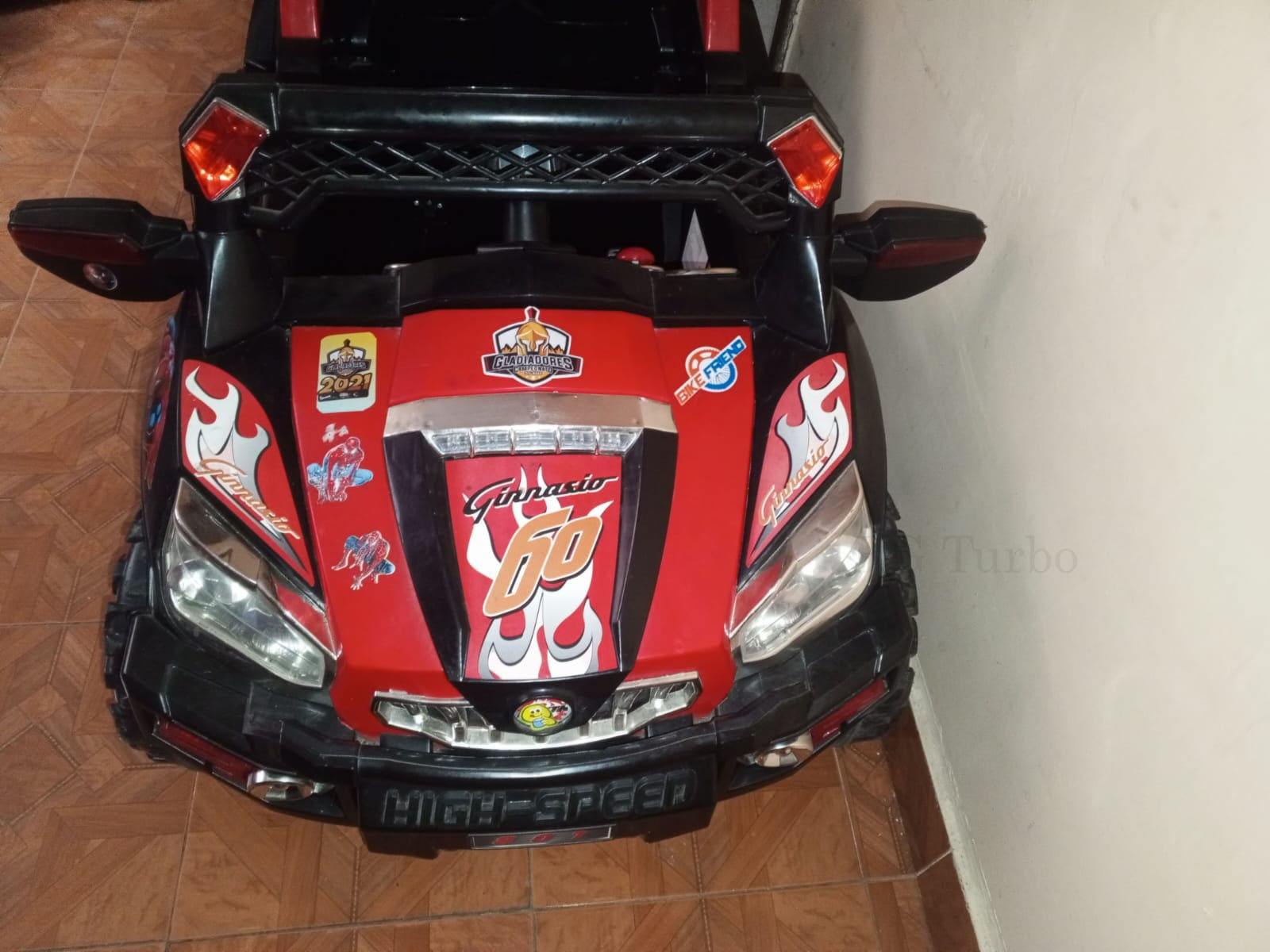 Carro eléctrico montable para niños, 4 ruedas, Juguete tipo coche con luces LED Vehículo de juego con control remoto - Imagen 4